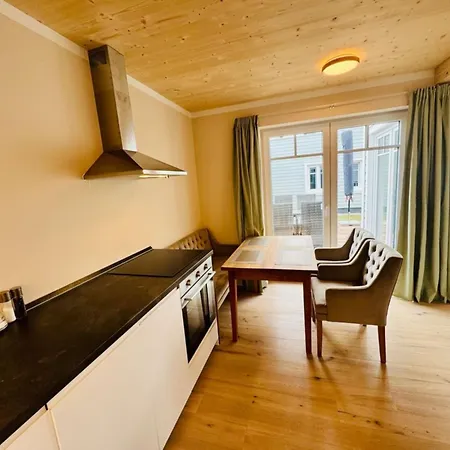 Haus Seeblick - Bernstein Eg, Nr 10 Apartmán *